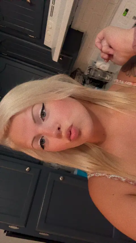 blondies cutesy feet